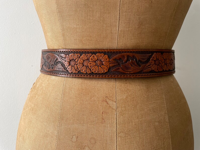 Vintage 70s top grain leather tooled belt, floral tooling removable buckle, hippie boho belt, gender neutral size 30 image 4