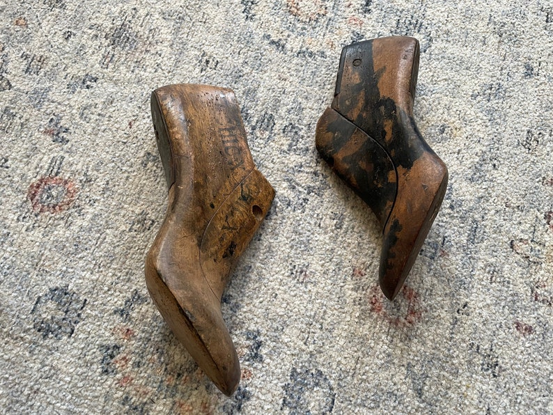 Set of 2 antique high heel shoe forms wooden shoe mold, cobbler form, industrial salvage, beautiful patina image 1