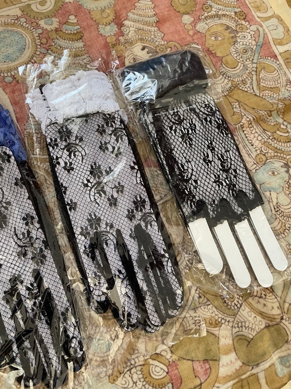 Lot of 6 pairs vintage ‘80s black lace gloves | V… - image 8