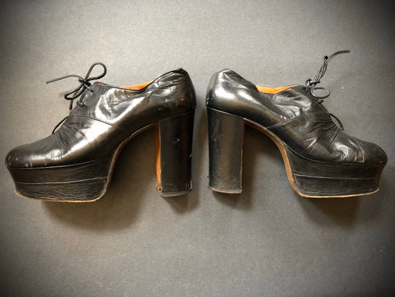 Vintage 1970s black leather platform shoes | 70s h