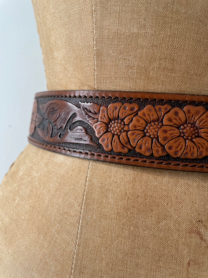 Vintage 70s top grain leather tooled belt, floral tooling removable buckle, hippie boho belt, gender neutral size 30 image 5