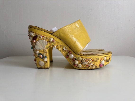 Vintage 1960s wooden platform sandals | 60s marigo