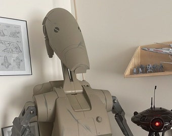 Star Wars Creates Its Perfect New Droid Meme