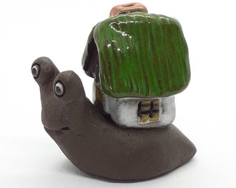 Ceramic snail with house | Hand-formed and hand-painted | Ceramic sculpture | Decorative figurine | Ceramic figurine | Miniature