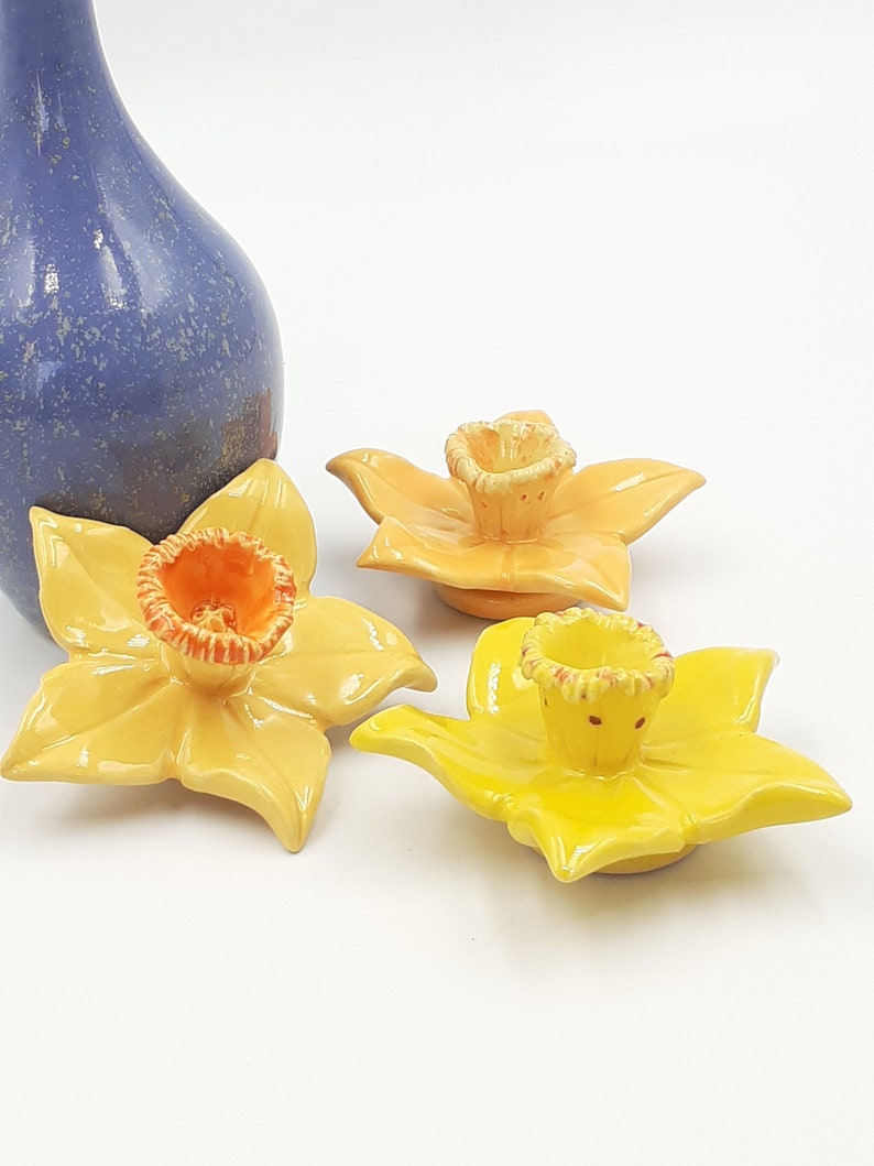 Decorative lying daffodils (1 pc) | Ceramic daffodil flowers | Ceramic jonquil | Narcis | Hand work | Home decoration or for a loved one image 3