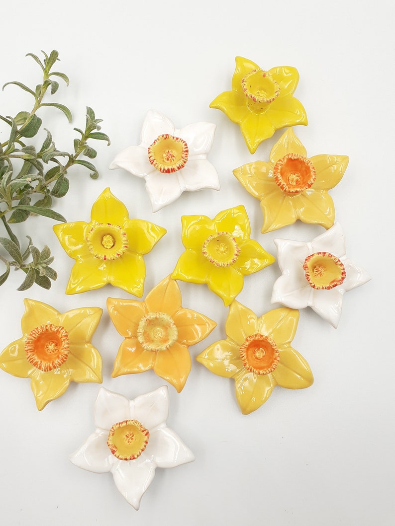 Decorative lying daffodils (1 pc) | Ceramic daffodil flowers | Ceramic jonquil | Narcis | Hand work | Home decoration or for a loved one image 6