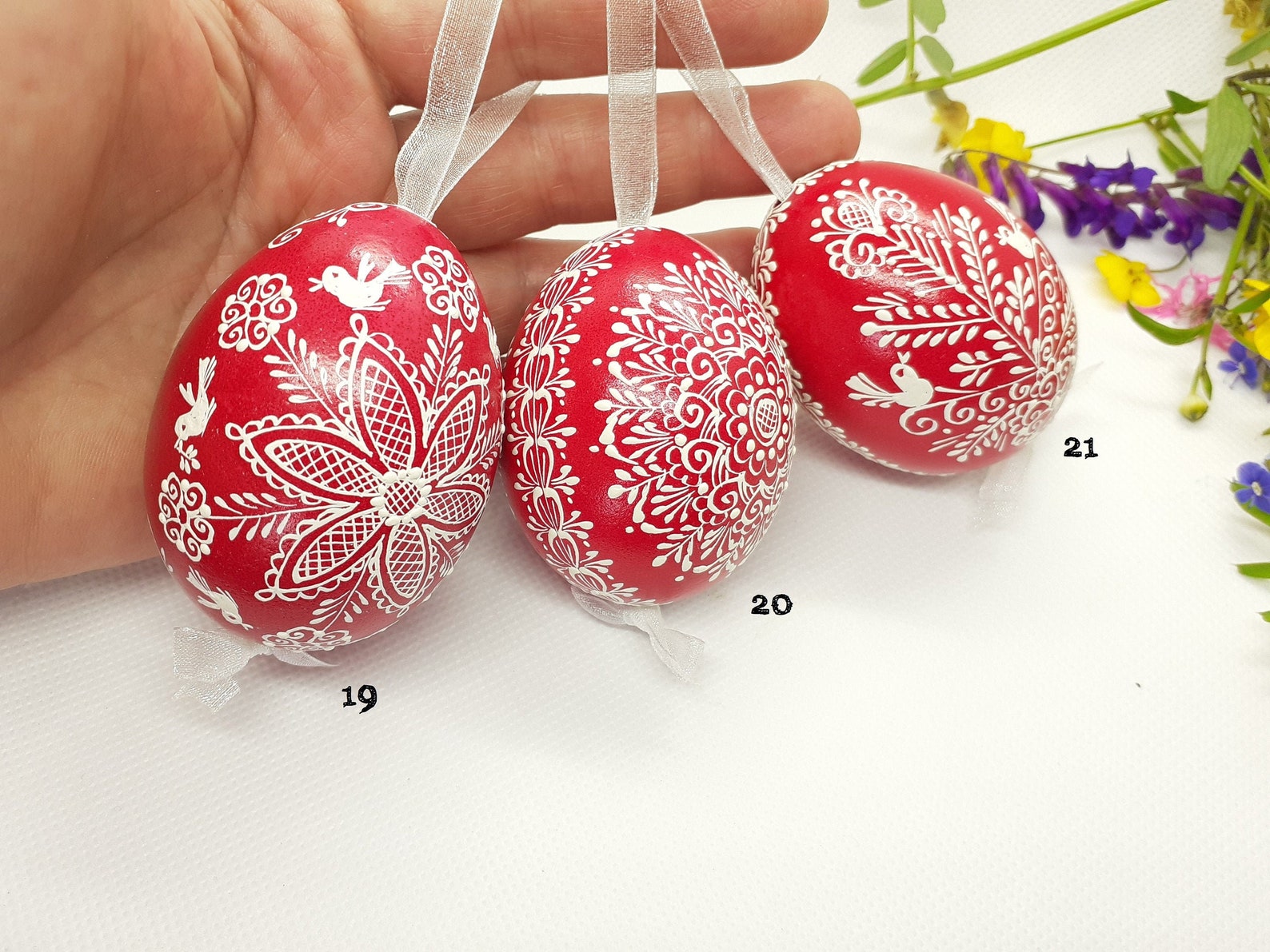 Easter egg (1 pc) | Real hen egg hand decorated by wax with white pigment | Different colors
