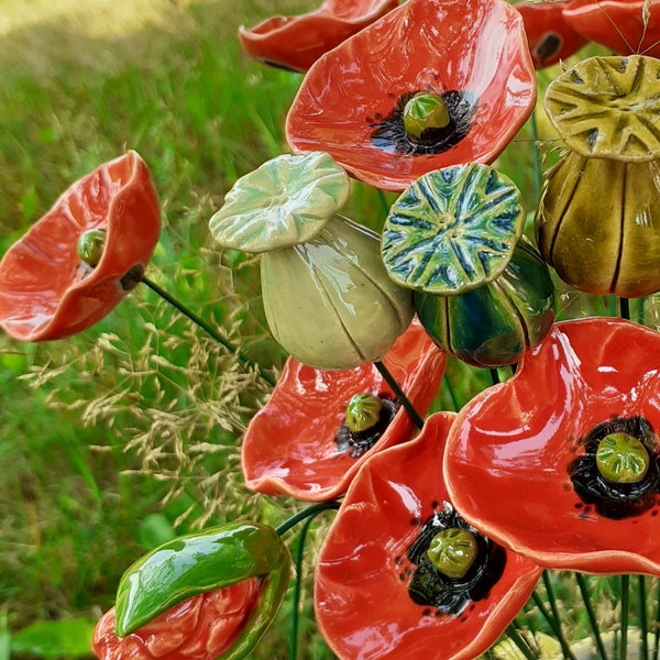 Dekorative Keramikblumen (1 Stück) | Mohn und Mohnköpfe aus Keramik | Handarbeit | Papaver | Tolles Geschenk oder Heim- und Gartendekoration!