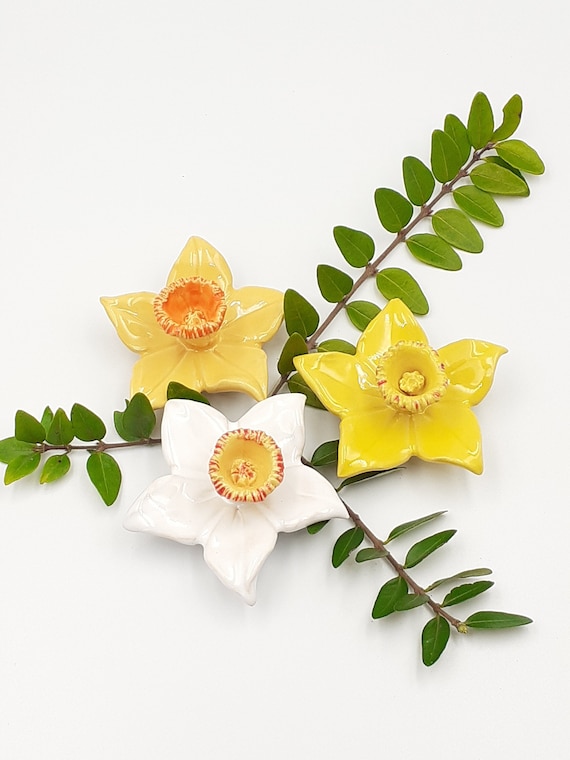 Decorative lying daffodils (1 pc) | Ceramic daffodil flowers | Ceramic jonquil | Narcis | Hand work | Home decoration or for a loved one