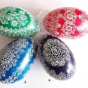 Paasei (1 stuk) | Echt ganzenei, handgedecoreerd met was en witte pigment | Verschillende kleuren | Paascadeau | Paasdecoratie