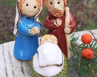 Sacra Famiglia in ceramica (set) | Modellata e dipinta a mano | Scultura in ceramica | Con decorazioni in oro ceramico | Statuetta decorativa | Statuetta in ceramica