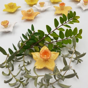 Decorative lying daffodils (1 pc) | Ceramic daffodil flowers | Ceramic jonquil | Narcis | Hand work | Home decoration or for a loved one image 5