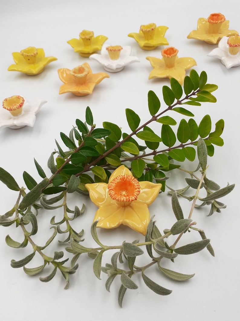 Decorative lying daffodils (1 pc) | Ceramic daffodil flowers | Ceramic jonquil | Narcis | Hand work | Home decoration or for a loved one image 5