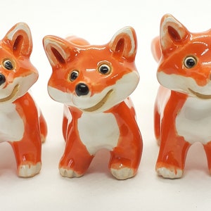 Ceramic little fox (1 pc) | Hand-formed and hand-painted | Ceramic sculpture | Miniature | Decorative figurine | Ceramic figurine | On desk