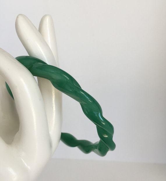 Bangle Bracelet Jade Green Plastic Lucite? Faux Ja