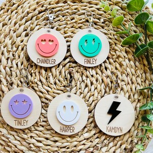 Smile Face Acrylic Keychain, Trendy Smile Bag Tag, Retro Keychain, cute 3D Key Ring, Bag Tag, Groovy Happy Face, Personalized Keychain