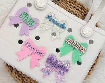 Etiquetas personalizadas de acrílico con lazo para bolsos / Charm con nombre personalizado