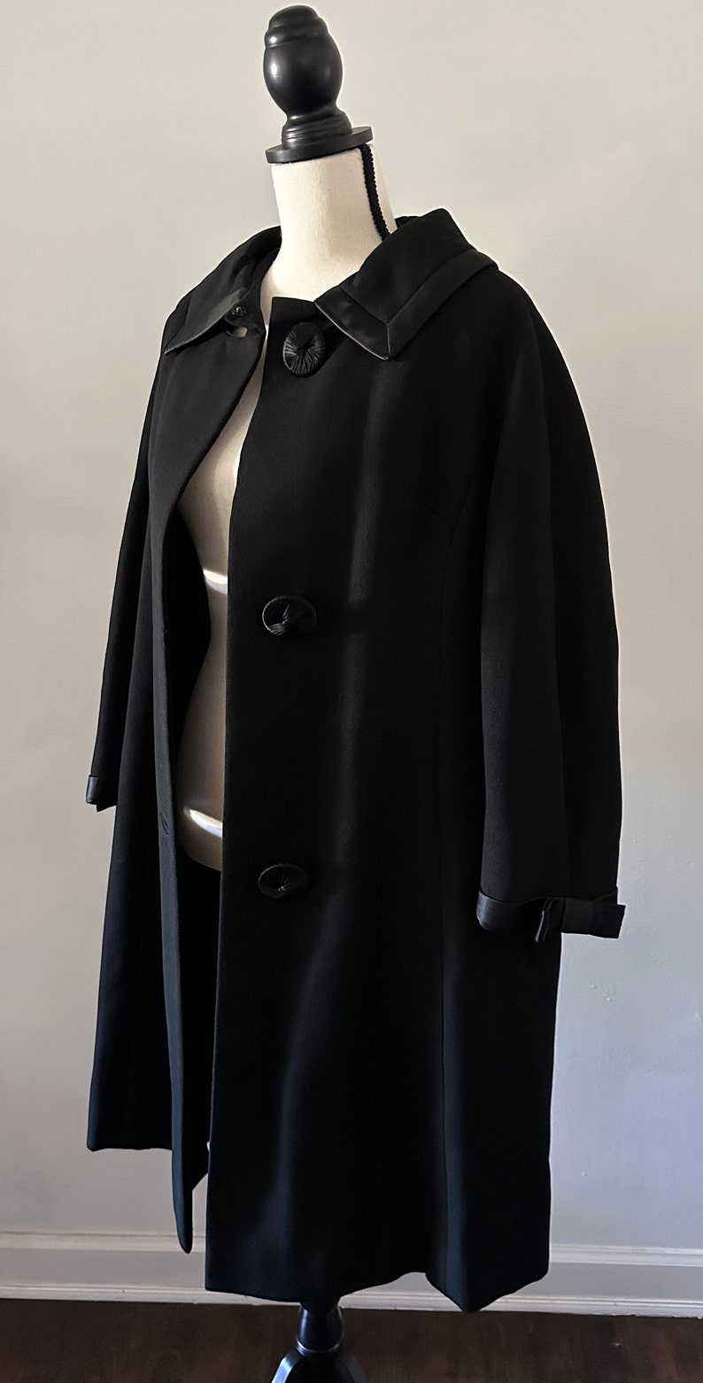 50's/60's Vintage Black Coat image 2