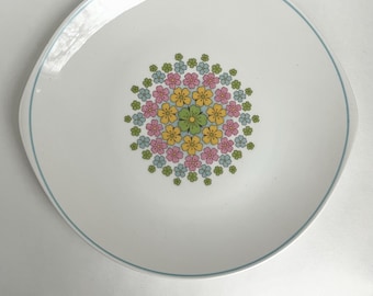 Vintage Hutschenreuther Floral Porcelain Plate – Mid Century German Design – Bavaria