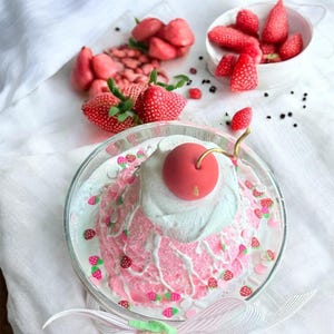 Strawberry Sundae Faux Dessert – Kawaii Pink Ice Cream Bowl with Cherry – Sweet Shop Display – Fake Food Prop