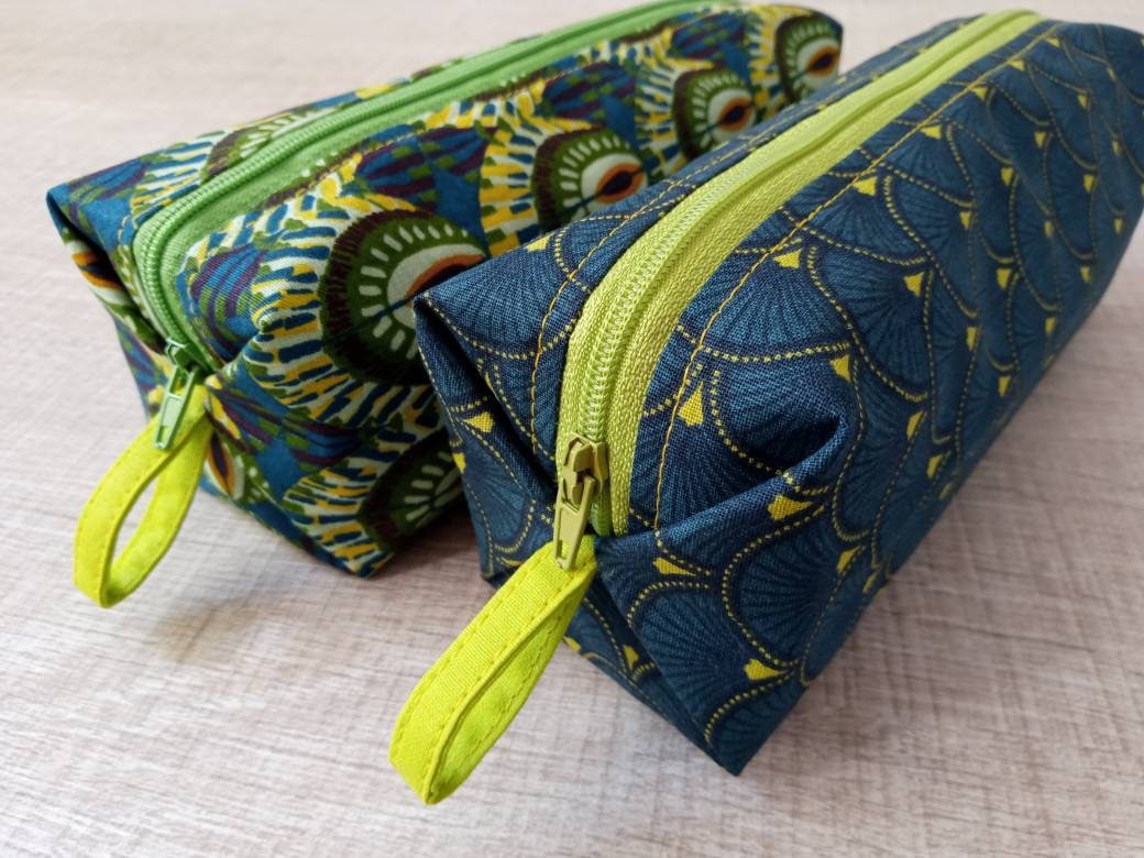 Trousse à Crayons Plume de Paon et Éventails.