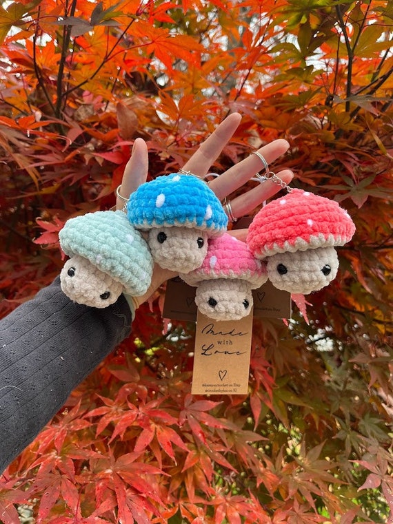 Mini Crochet Pop-up Mushroom Lucky Charm Gift Anti-stress Emotional Support  Handmade Collection Grigri 