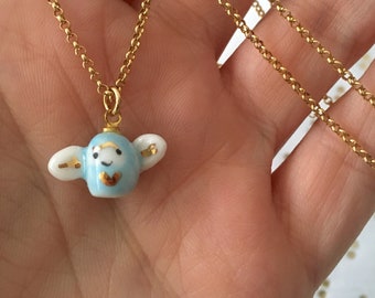 Collier tout mini ange bleu en porcelaine, figurine céramique ange miniature sur chaine vermeil, pendentif matriochka