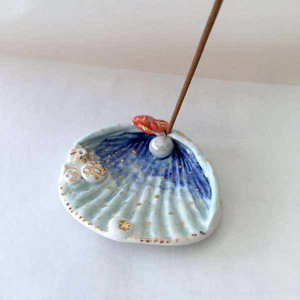 Porte-encens fonds marins en porcelaine, coquillage ceramique, décor or