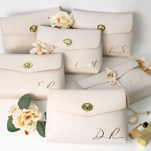 Bolsa de cosméticos de couro vegano personalizada, bolsa de maquiagem à prova d'água para viagem, bolsa de couro, carteiras de couro, bolsa compacta pequena, presente para madrinha de casamento