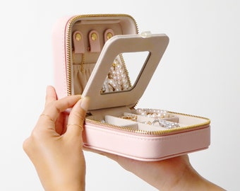 Cajas de joyería personalizadas de tamaño mediano, regalo para pedirle matrimonio a una dama de honor, caja de joyería de viaje con cremallera, caja con monograma (iniciales y nombres).