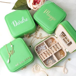 Benutzerdefinierte Schmuckschatulle, personalisierte Schmuckschatulle, Leder Reise Schmuckschatulle, Brautjungfer Geschenke, Geschenk für sie, Organizer Box Ring Lagerung