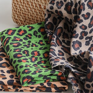 Woody Leopard | 21 Wale Leopard Cord Stoff 3 Farben Polyester Vintage Stuhl Polsterstoff Koreanischer Stoff 145cm 57&quot; breit