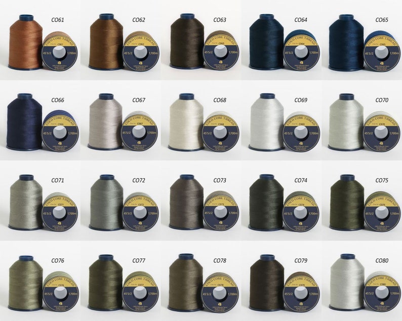 Puede incluir: Veinte carretes de hilo en varios colores, incluyendo marr&oacute;n, beige, gris, verde y azul. Cada carrete est&aacute; etiquetado con un n&uacute;mero, como C061, C062, etc. El hilo es para coser y acolchar.