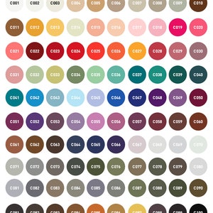 Puede incluir: Una carta de colores con 100 colores diferentes, etiquetados del C001 al C100. Cada color est&aacute; representado por un c&iacute;rculo.