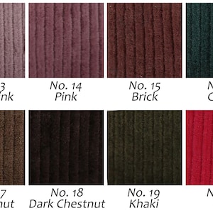 Op de afbeelding: Een kleurstaal met 10 verschillende kleuren corduroy stof. De kleuren zijn: Zacht roze, Roze, Baksteen, Groen, Kastanje, Donkerbruin, Khaki, Rood en twee tinten bruin.