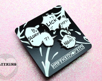 Pins esmaltados de manga y anime con efectos especiales de Black Bubble - Kaffkins