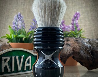 Handmade shaving brush. Italian heather briar , bog oak and resin. 26 mm horse tail knot