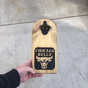 Magnetic Bottle Opener.  Chicago Bulls. FREE SHIPPING!!!