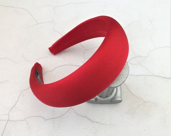 Diadema Acolchada de Satén Rojo, 4 cms de ancho con 2 cm de acolchado, acolchado de forma cuadrada