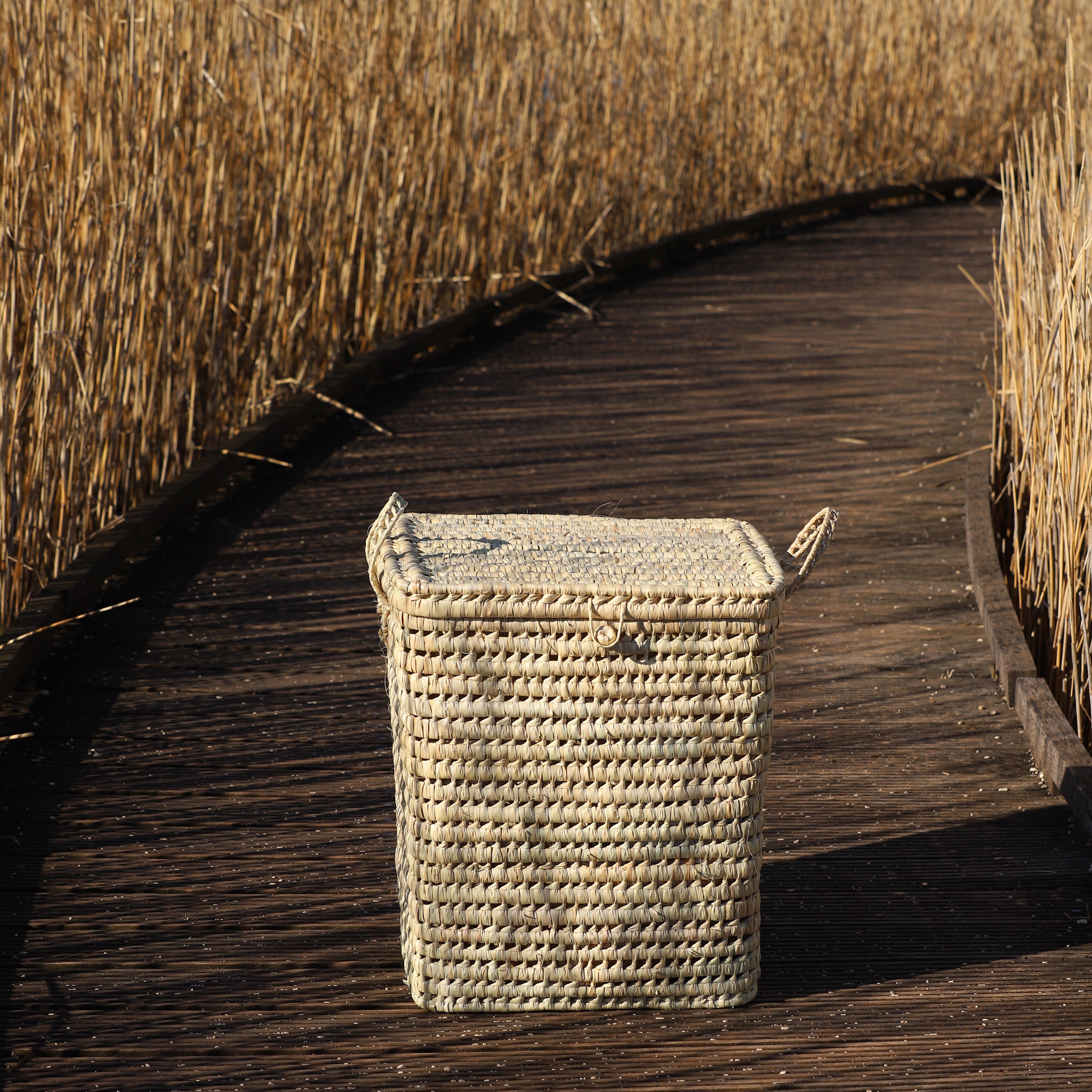 Panière Carrée Artisanat Marocain en Feuilles de Palmiers Pour Décoration Rangement