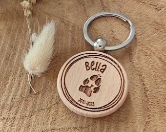 personalisierter Schlüsselanhänger Hund oder Katze mit Pfote, individuelles Geschenk für Hundebesitzer & Katzenfreunde, 40 mm Durchmesser