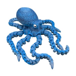 Articulated Kraken Toy - Desk Ornament for Gamers and Nerds - Unique Underwater Creature Figurine