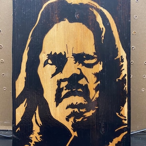 Danny Trejo Palenie drewna