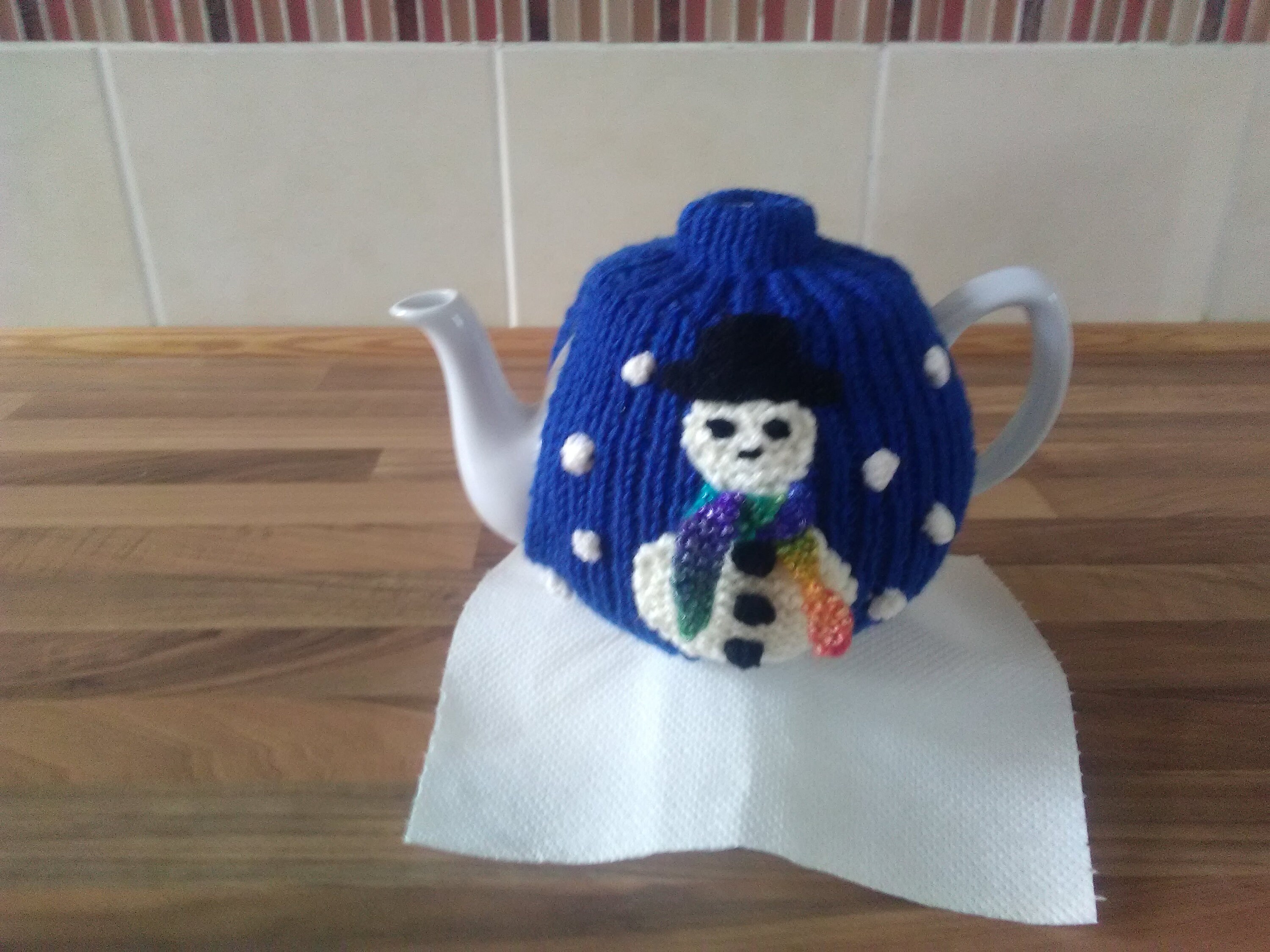 Snowman Tea Cosy Tricoté à La Main en Acrylique Bleu, Standard 4 6 Tasses, Lavable Machine, Cadeau d