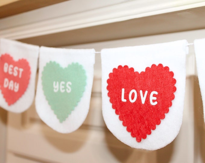 Valentines Day Felt Conversation hearts Banner, Felt Banner, valentines day decorations,  Valentines day garland, felt garland,  felt banner