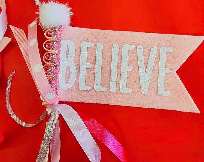 Christmas Felt Pennant Flags, Christmas photo props, Christmas Wand, Kids play, 4 Pennants/Handmade Christmas  Wand /Felt Pennant