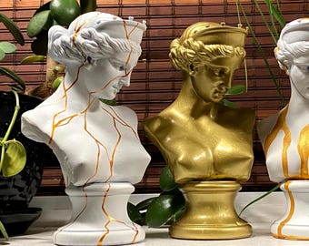 Venus de Capua Bust: Customizable Stone-like Statue