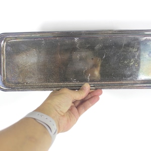 Petit plateau long rectangulaire en plaqué argent, assiette simple et vintage, porte-bribelots, plat de service patiné, porte-cartes de visite porte-bijoux