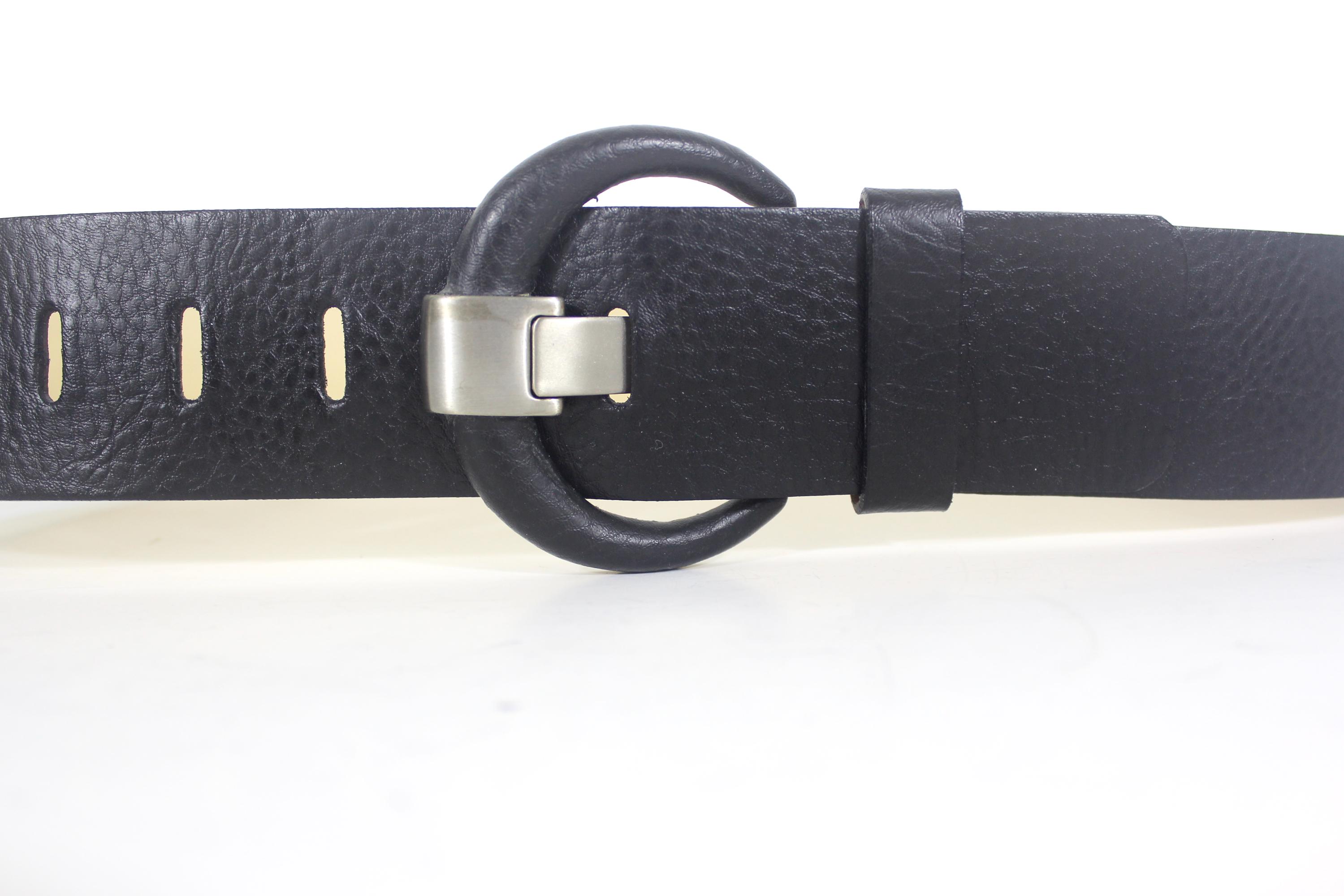 Vintage French made belt in EUC 28\