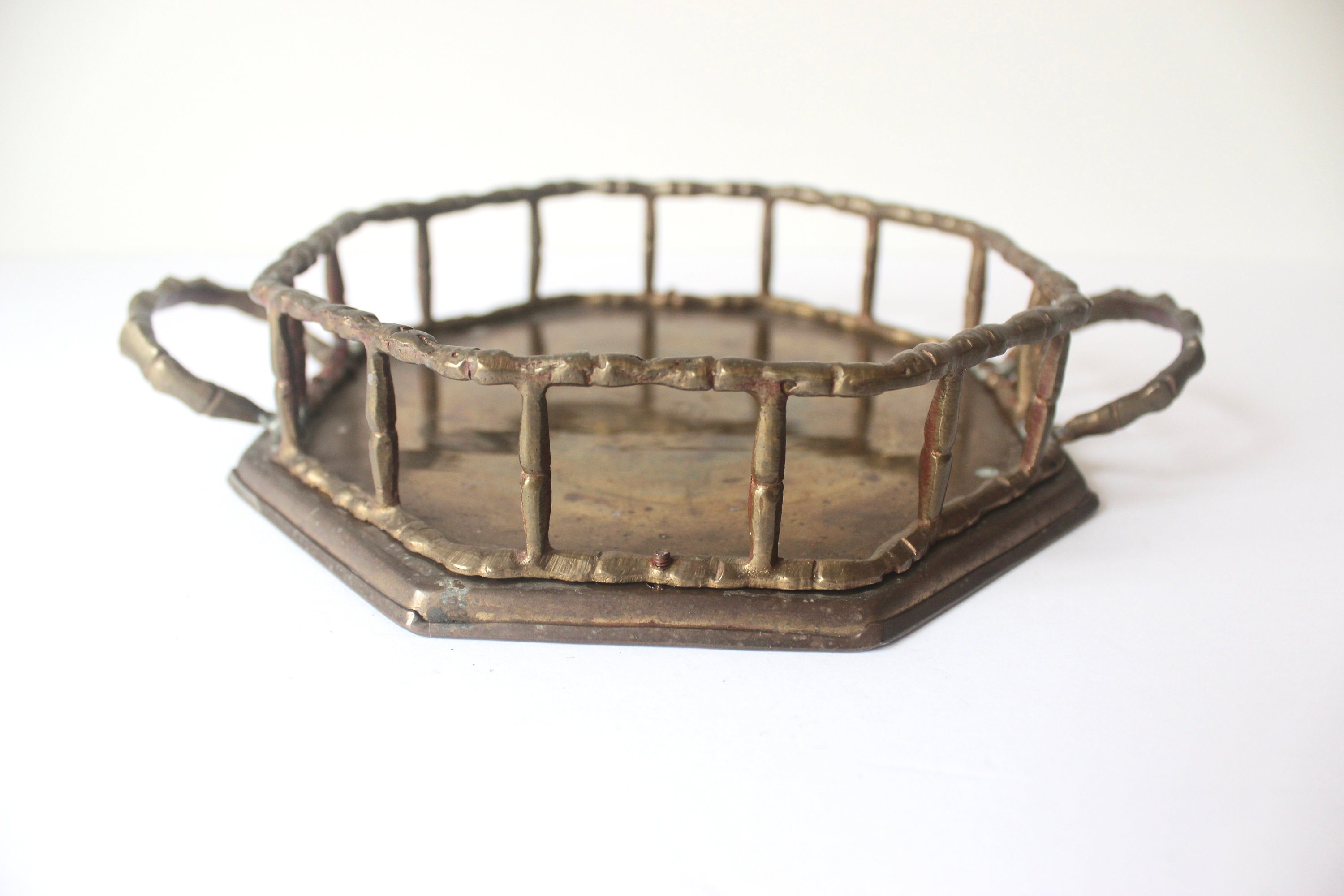 Small Vintage Brass Faux Bamboo Tray, Octagonal Gallery Tray With Edge and  Handles Serving Tray, Drinks Gold With Patina, Chinoiserie 